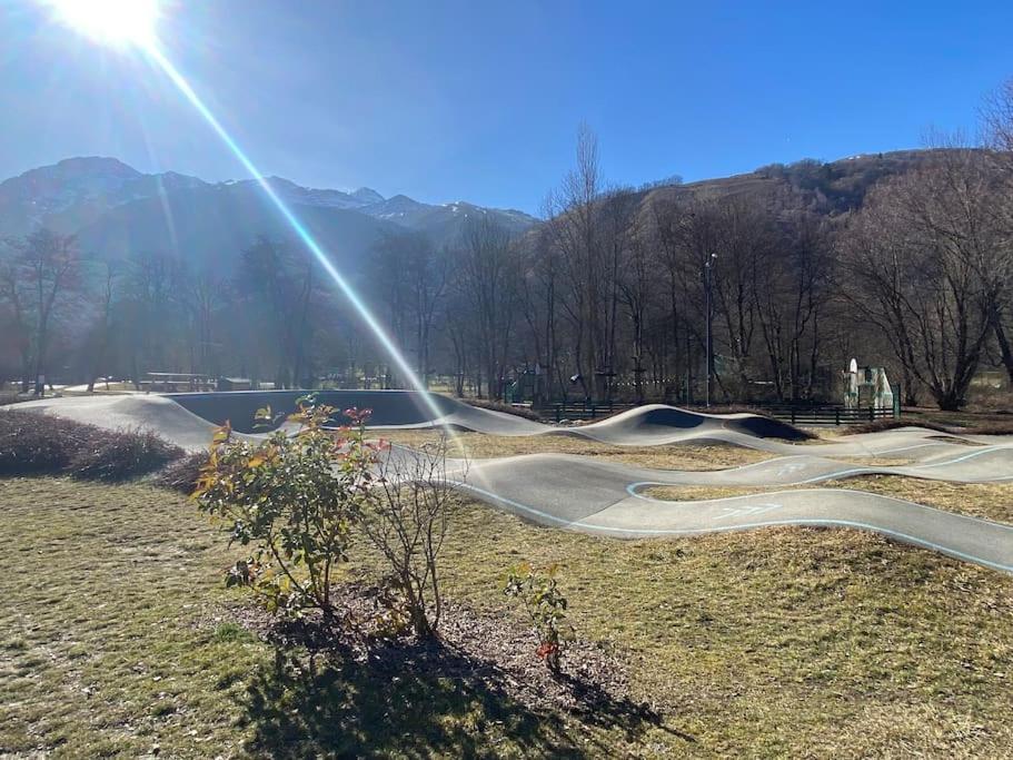 Charmant T4 Duplex Vue Montagne Луданвьель Экстерьер фото